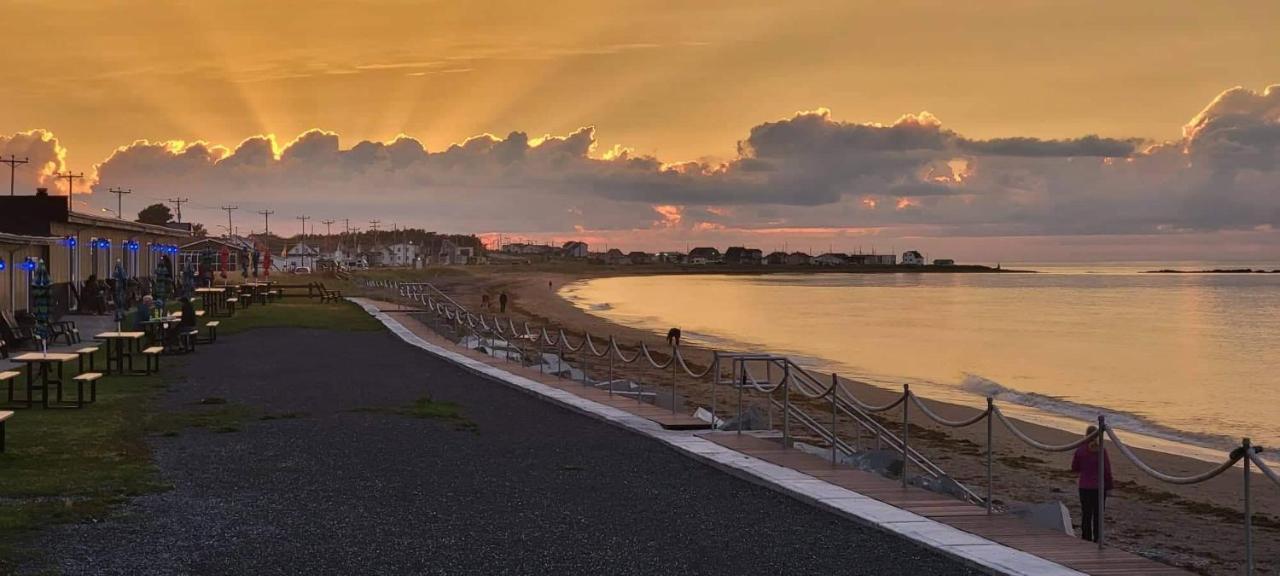 Manoir Sur Mer Sainte Anne des Monts ภายนอก รูปภาพ