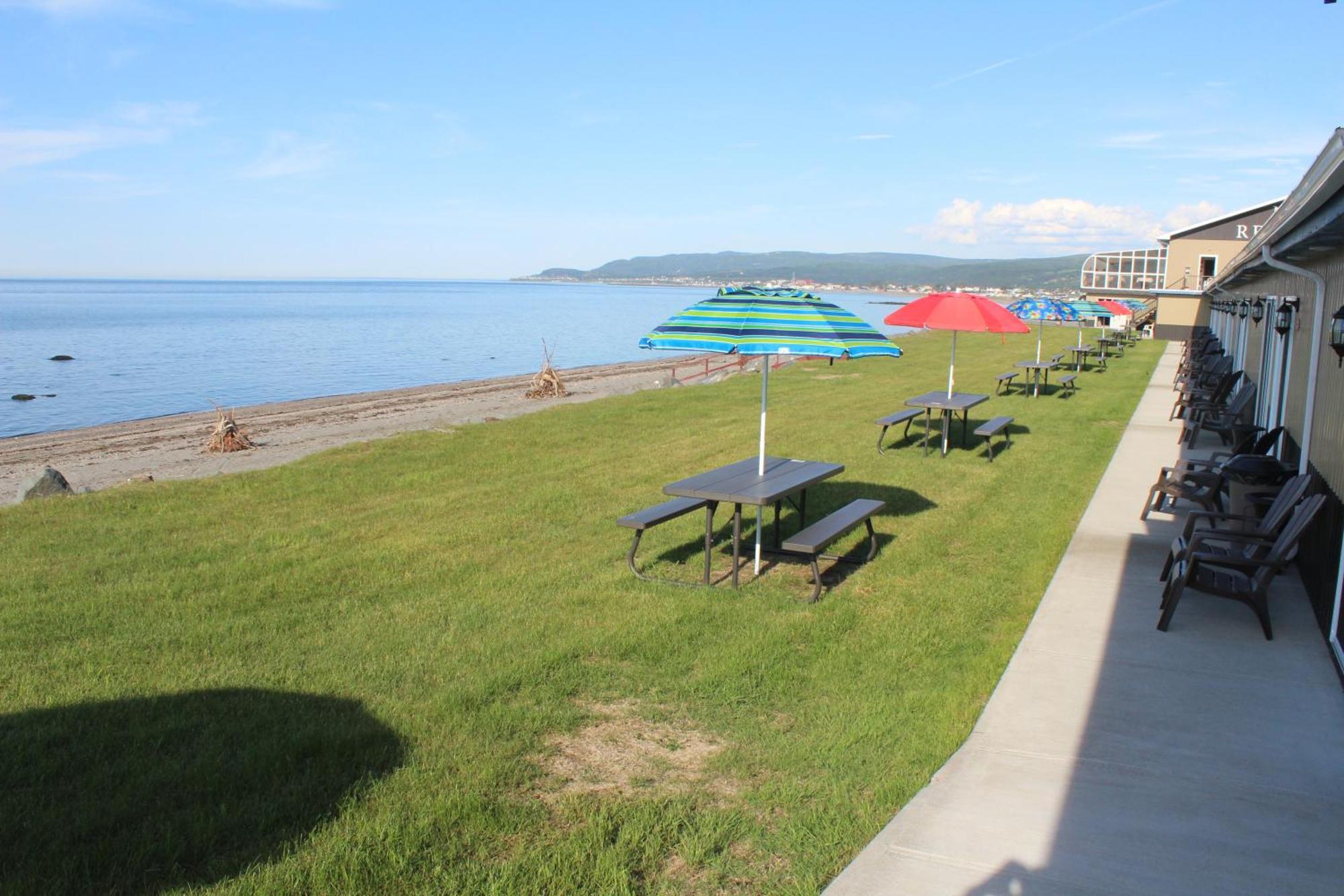 Manoir Sur Mer Sainte Anne des Monts ภายนอก รูปภาพ